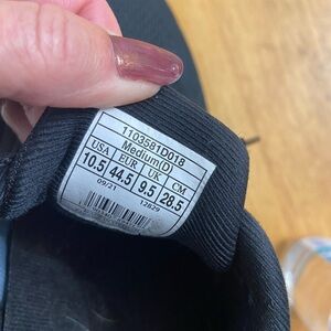 Brooks men shoes 10.5